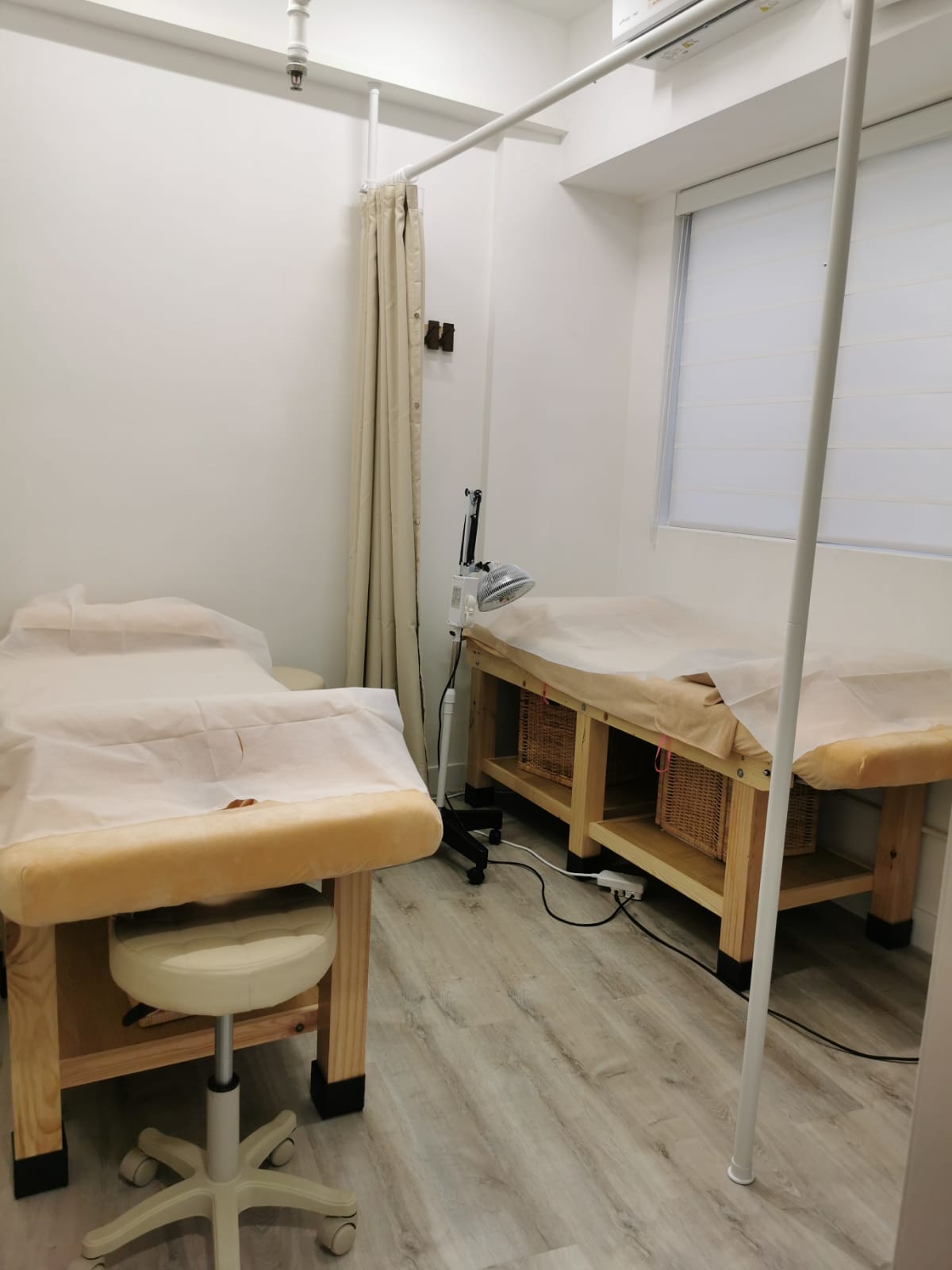 Acupuncture and tuina treatment room